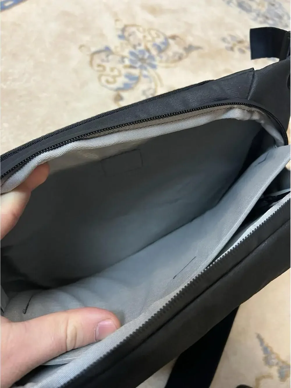 Peak Design Everyday Sling 6L Black Nylon Camera Bag KEI Realty NO Dividers